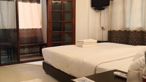 Deluxe Room | In-room safe, soundproofing, iron/ironing board, WiFi (free) - Sai Pavilion (Puttaparti)