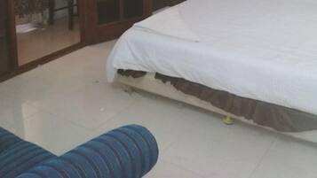Standard Room | In-room safe, soundproofing, iron/ironing board, free WiFi