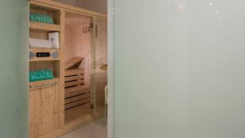 Sauna, ruang uap, dan 1 ruang perawatan