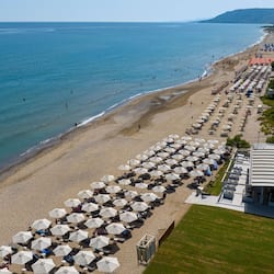 Beach nearby, scuba diving, beach bar