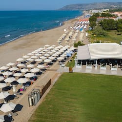 Beach nearby, scuba diving, beach bar