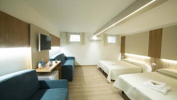 Minibar, coffres-forts dans les chambres, décoration personnalisée