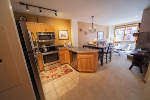 Design Condo, 1 Bedroom, Balcony, Resort View (Buffalo Lodge 8358) | Living area | 42-inch flat-screen TV with cable channels, fireplace