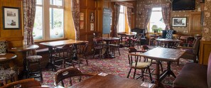 Daily full breakfast for a fee - Oak Tree Inn (Stanley)