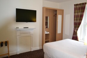 Desk, free WiFi - Oak Tree Inn (Stanley)