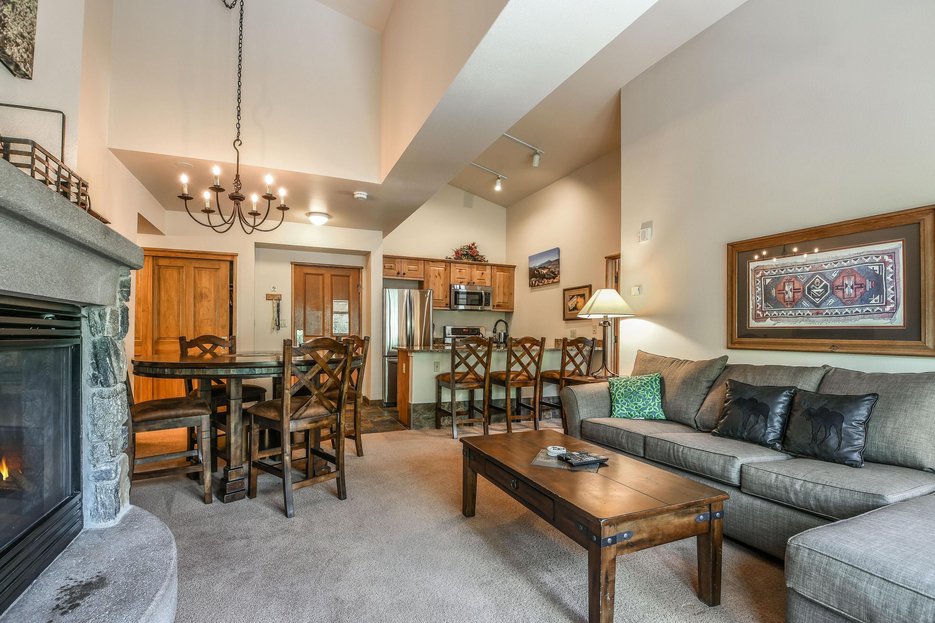 Premier Condo, 2 Bedrooms, Pool Access, Resort View (Jack Pine 8008) | Living room