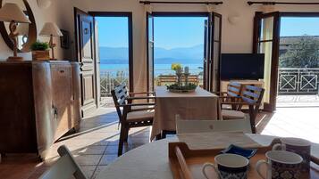 Fireplace, DVD player