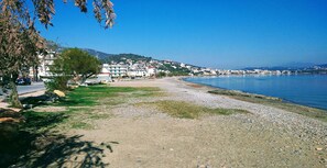 Beach - Spacious house with seaview (Markopoulo Mesogaias)