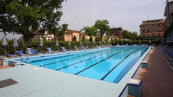 Piscina stagionale all'aperto
