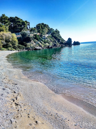 George Apartments by the Sea and Airport