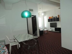 40-inch LCD TV with satellite channels, TV - Seef Loft (Manama)