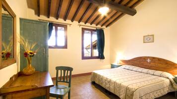 Desk, blackout drapes, iron/ironing board, free WiFi