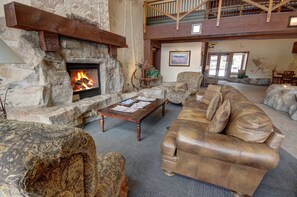 Lobby sitting area - Springs 8838 (Keystone)