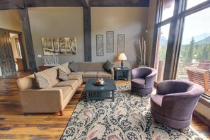 Living area - North Fork Lodge 577 (Keystone)
