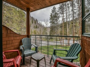 Comfort Townhome, 2 Bedrooms, Balcony, Mountain View (Soda Springs II 1924) | Balcony - Soda Springs II 1924 (Keystone)