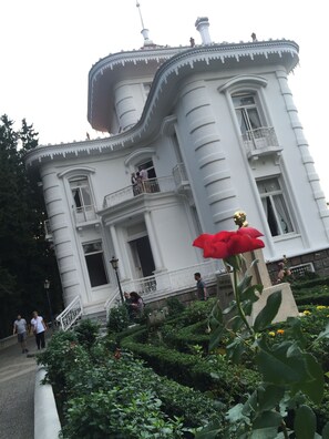 المنشأة من الخارج