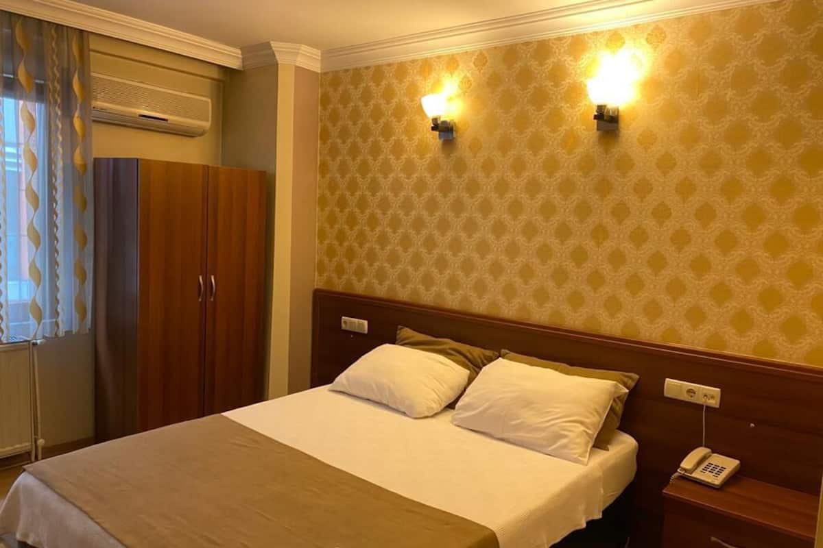 Standard Single Room | Minibar, in-room safe, desk, soundproofing