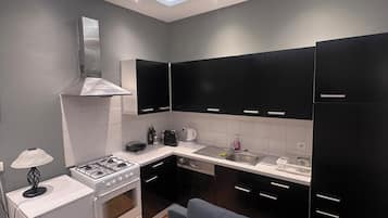 Apartment, 1 Bedroom, Private Bathroom | Private kitchen | Espresso maker, coffee/tea maker