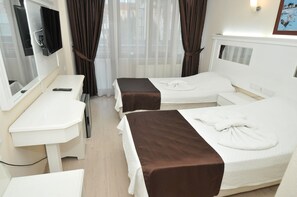 Deluxe Twin Room | Egyptian cotton sheets, premium bedding, in-room safe, desk - Yildizhan Hotel (Denizli)