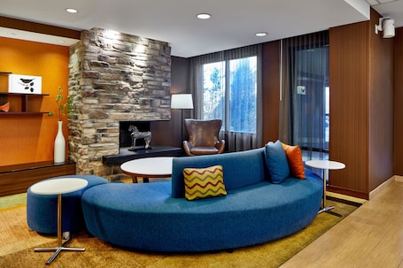 Lobby. Fairfield Inn & Suites Atlanta Lithia Springs