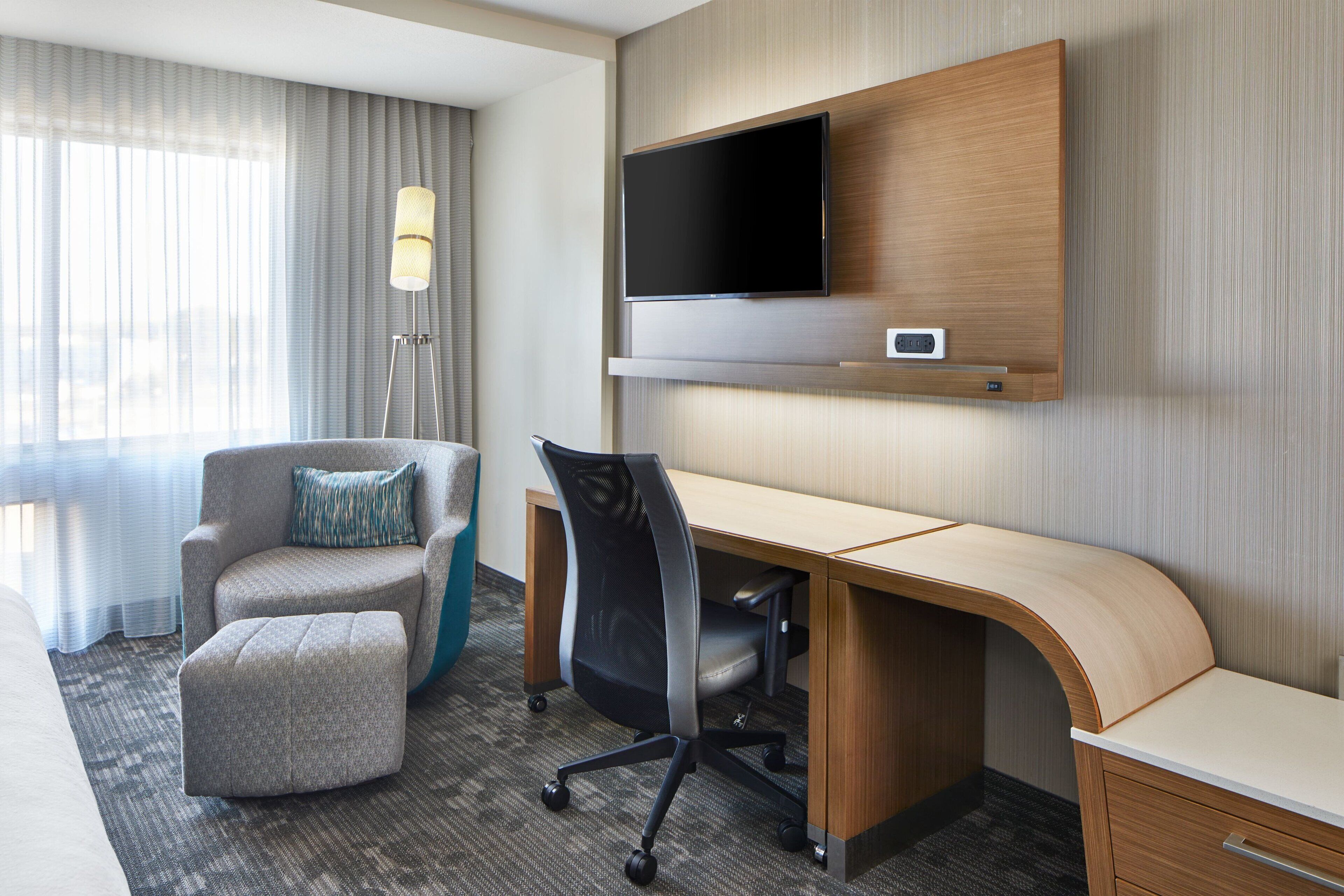 room, 1 king bed | desk, laptop workspace, blackout curtains, iron/ironing board