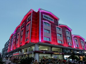 Front of property - evening/night - Grand Akcali Hotel (Iskenderun)