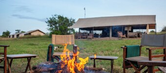 Gnu Mara River Camp