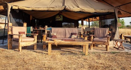 Gnu Mara River Camp