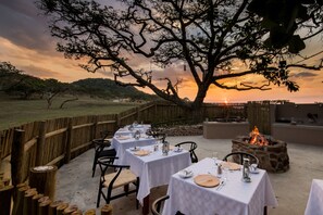 Breakfast, lunch and dinner served  - Muluwa Lodge (Mbombela)