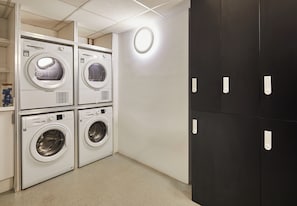 Laundry room - master Farringdon (London)