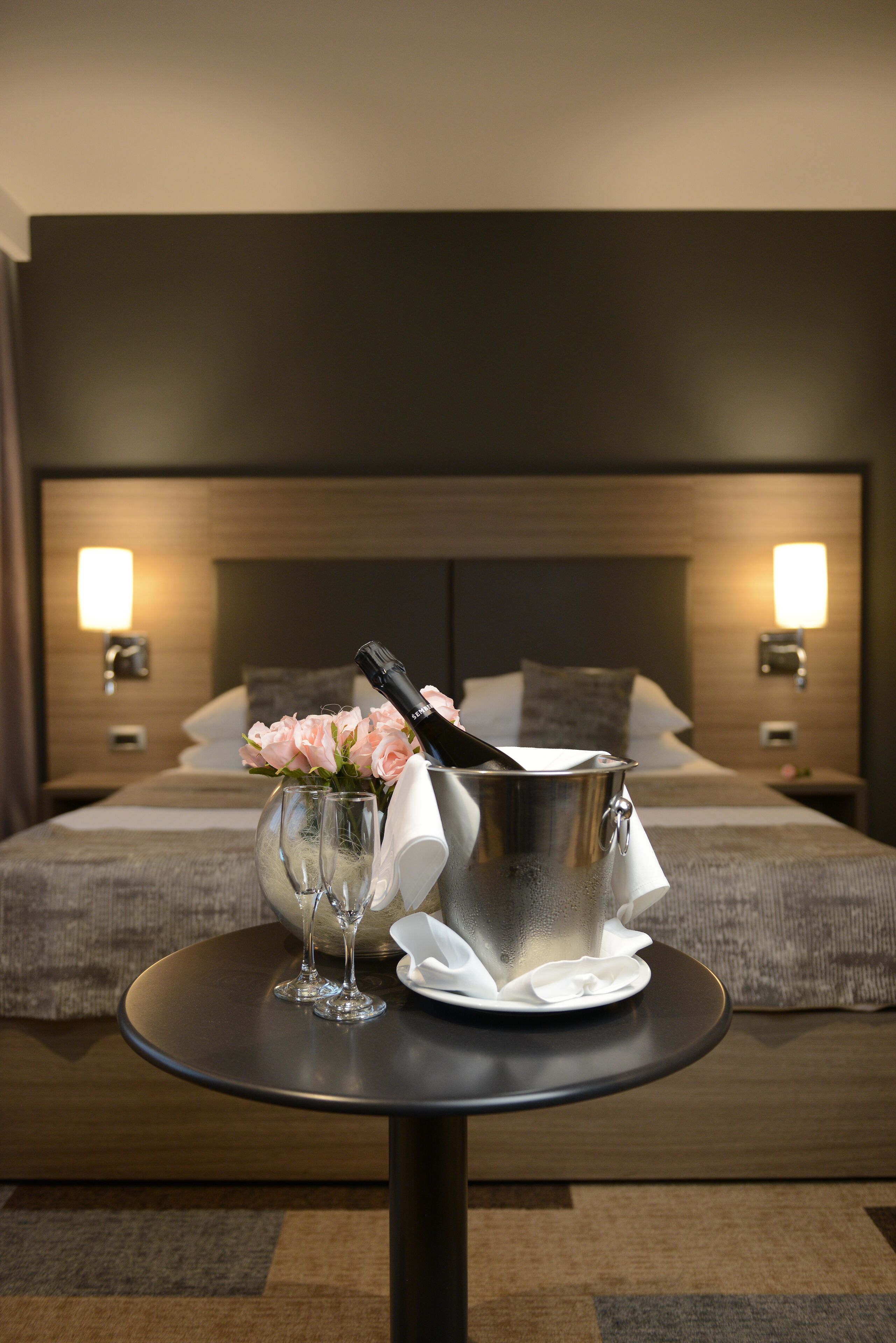 1 bedroom, in-room safe, desk, soundproofing