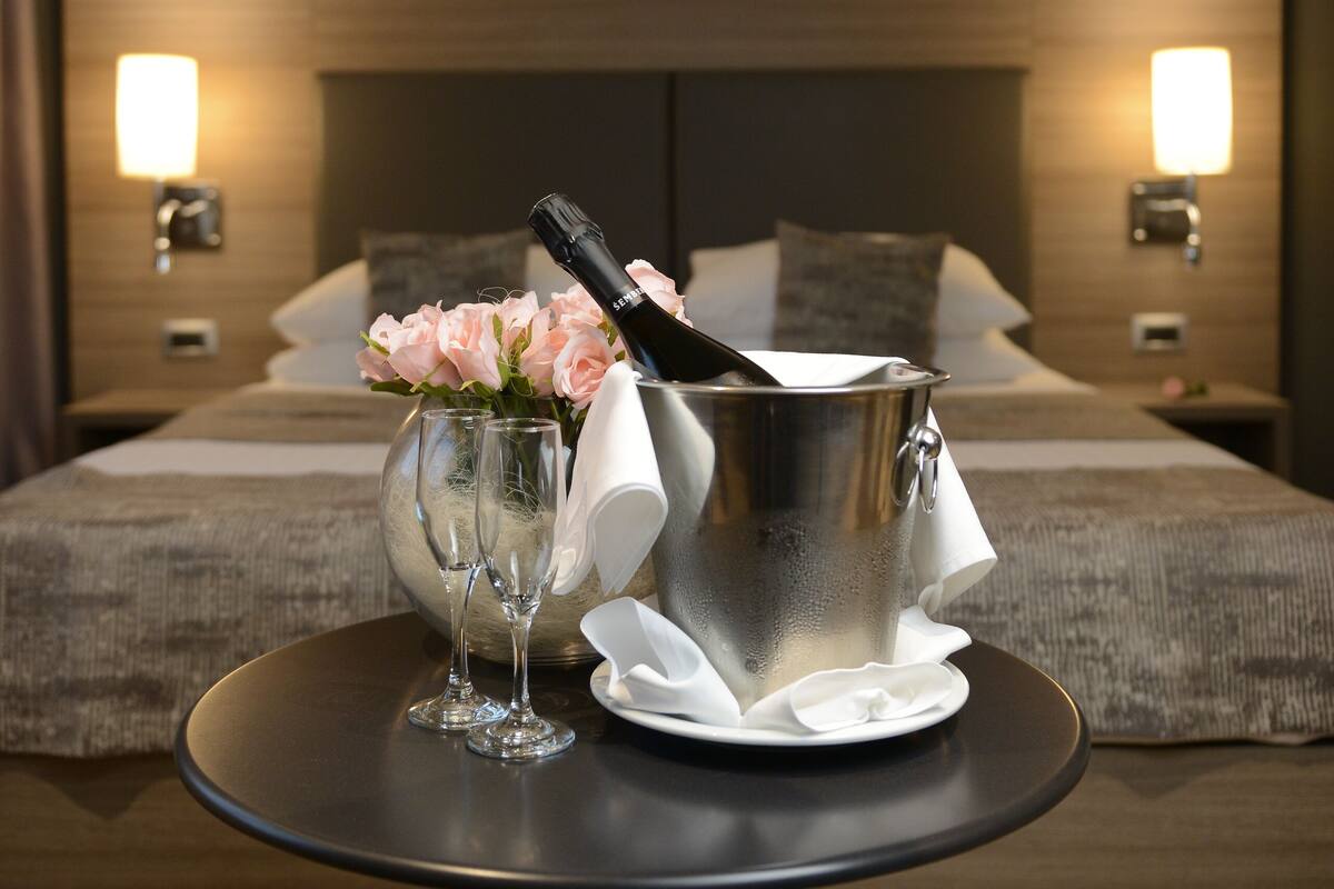 1 bedroom, in-room safe, desk, soundproofing