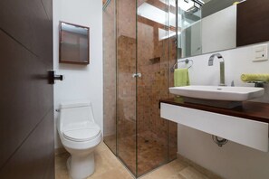 City Condo, 1 Bedroom | Bathroom - Papaya 20 by CocoBR (Playa del Carmen)