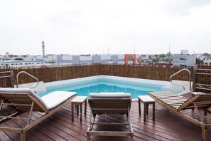 Außenpool, Pool auf dem Dach