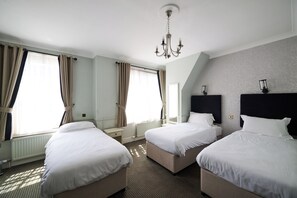 Standard-Dreibettzimmer