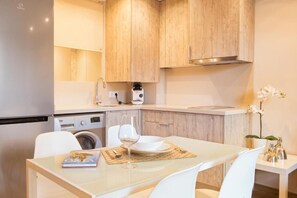 Full-sized fridge, microwave, stovetop, espresso maker