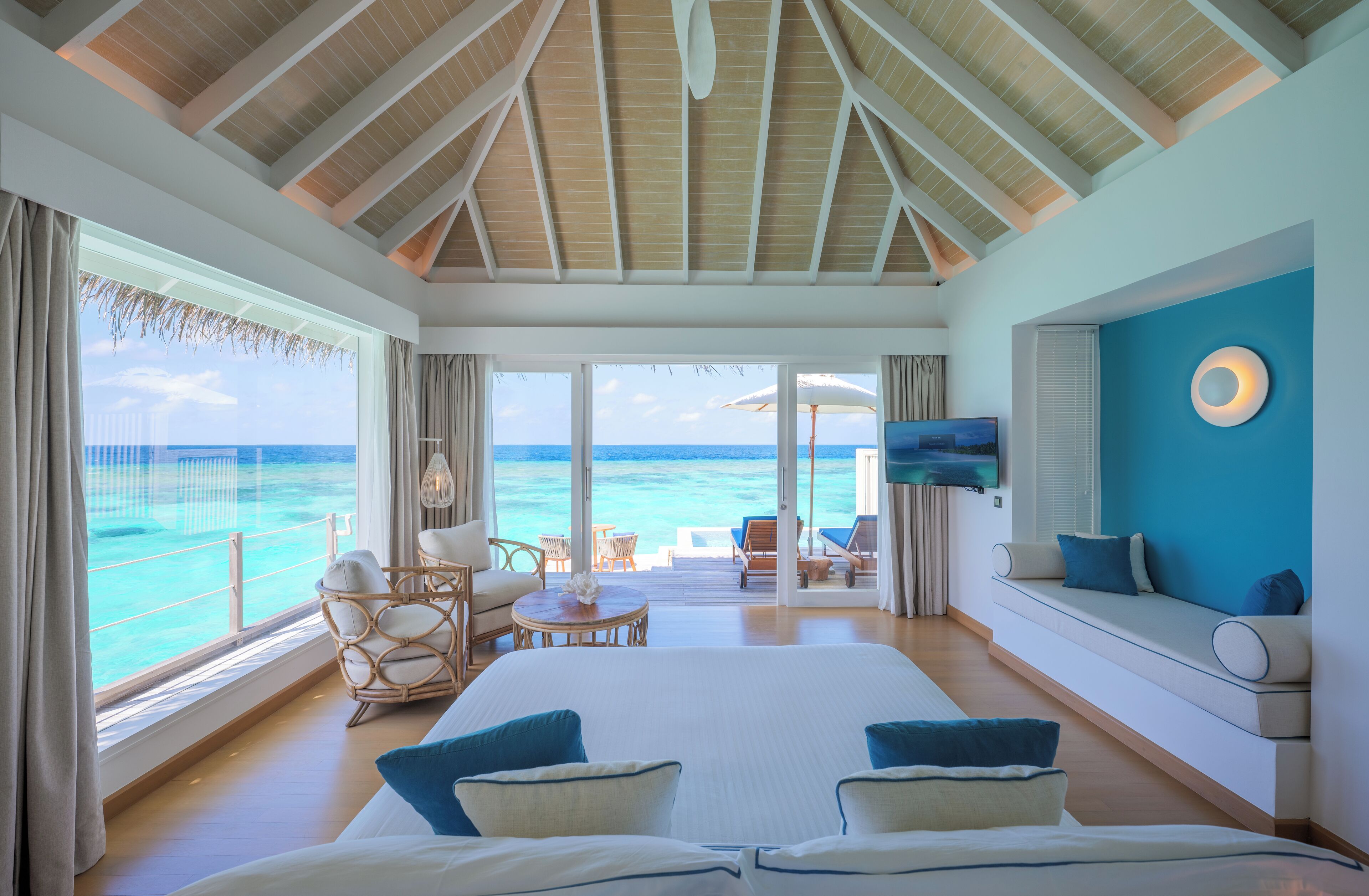 Ropa de cama de alta calidad y minibar 