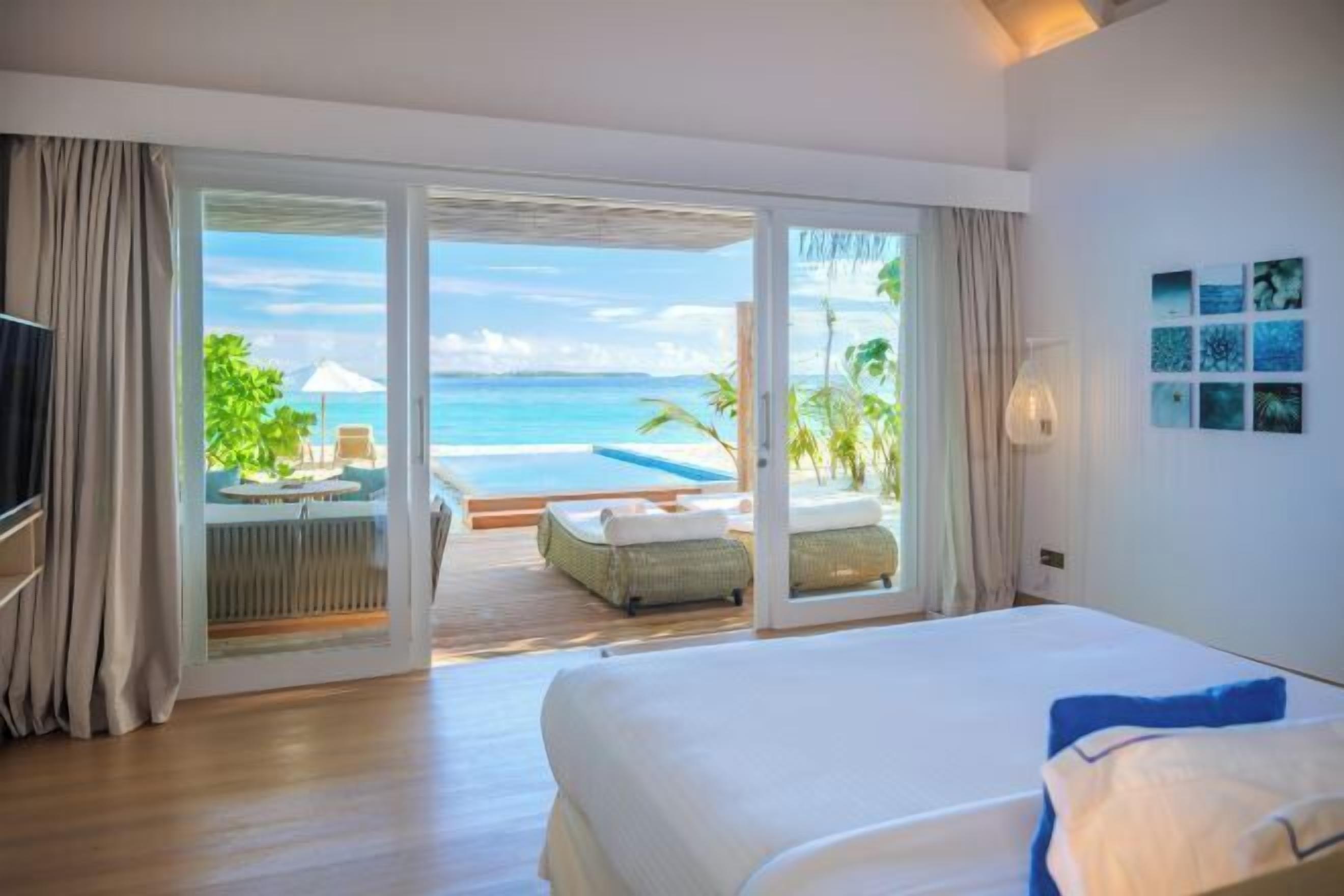 Hochwertige Bettwaren, Minibar, Zimmersafe, Schreibtisch