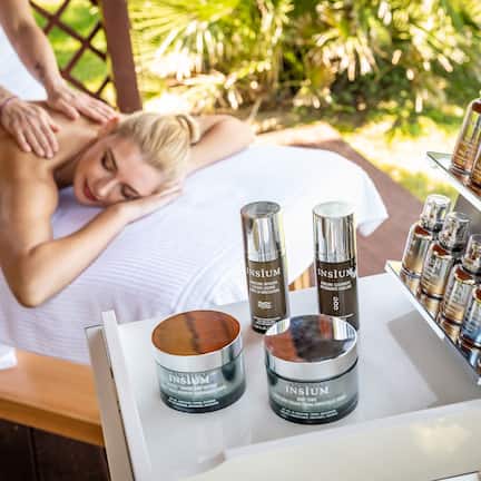 Couples treatment rooms, body treatments, hot stone massages