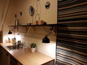 Classic-Apartment (Mala Kawka) | Eigene Kochnische | Kühlschrank, Herdplatte, Espressomaschine, Wasserkocher