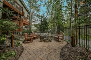 Premium Condo, 1 Bedroom, Balcony, Resort View (Jack Pine 8005) | Fireplace - Jack Pine 8005 (Keystone)
