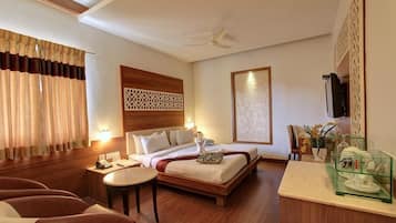 Premium bedding, in-room safe, individually furnished, desk