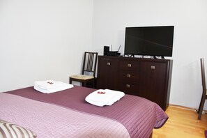 1 bedroom, iron/ironing board, free WiFi