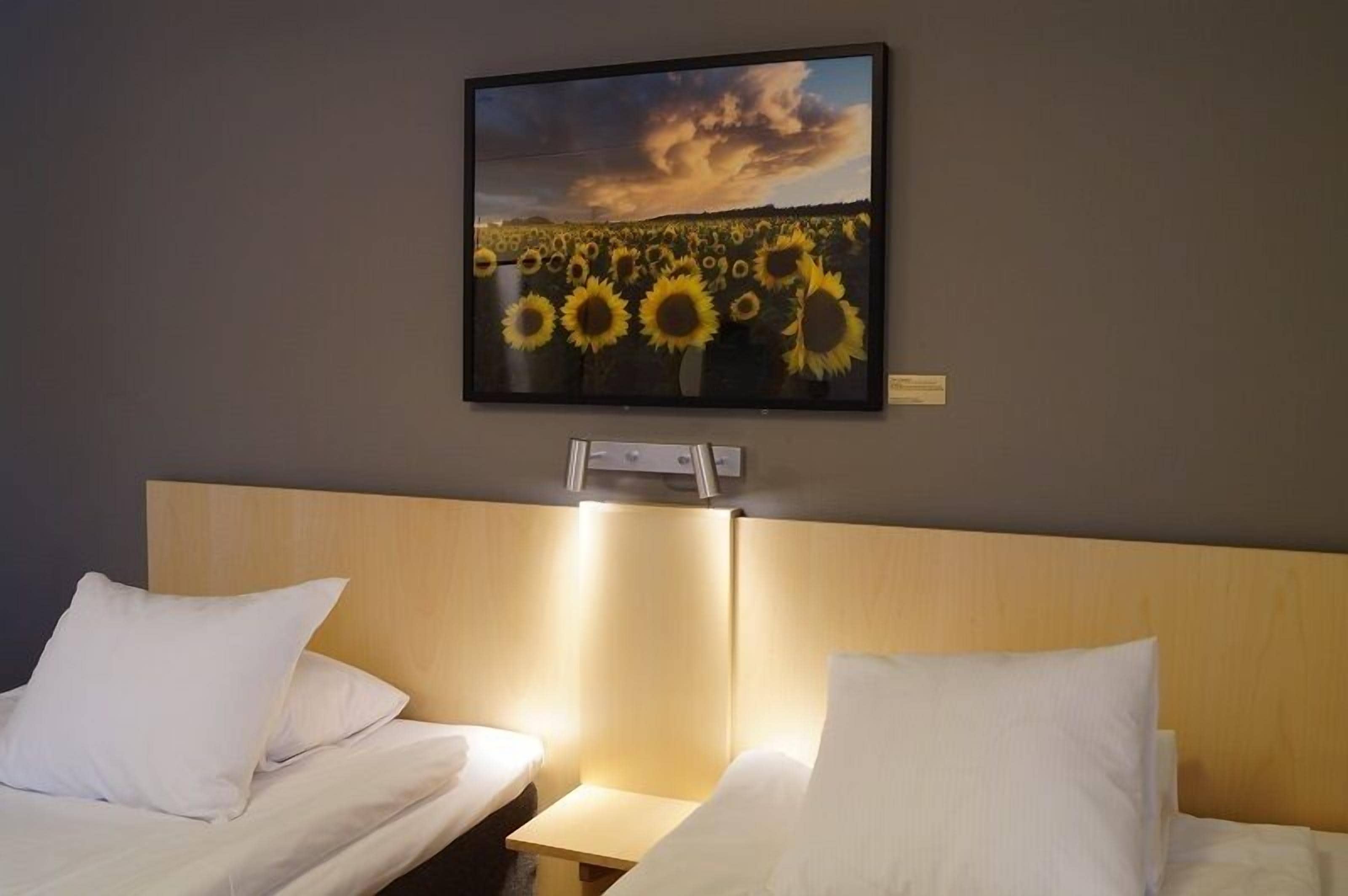 1 bedroom, in-room safe, desk, laptop workspace