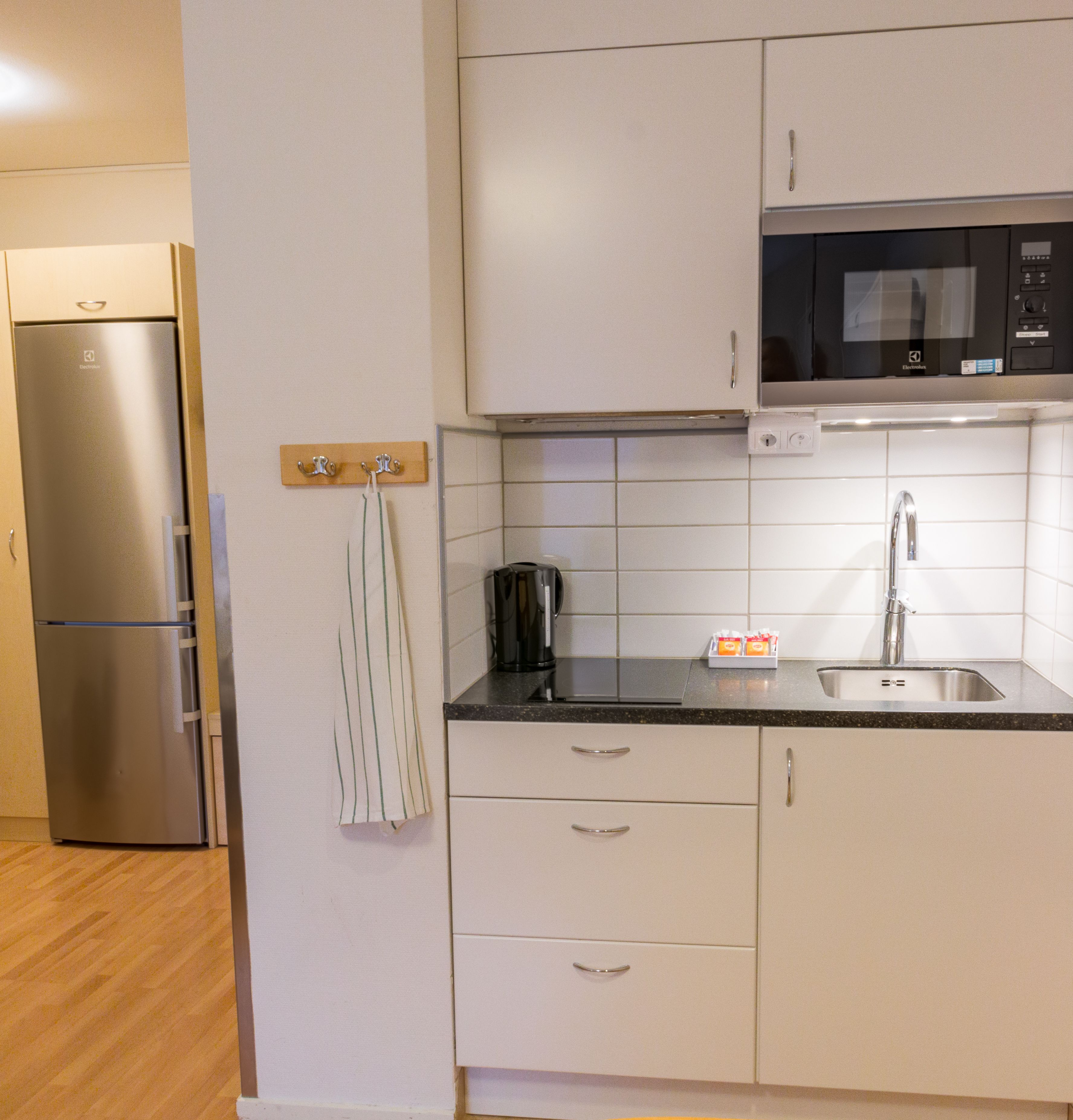 coffee/tea maker, electric kettle