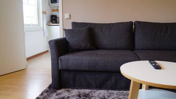 En 42-tommers Flatskjerm-TV med digitale kanaler samt smart-TV