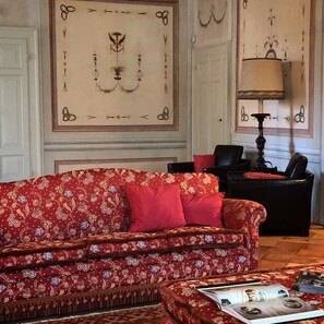 TV màn hình phẳng 