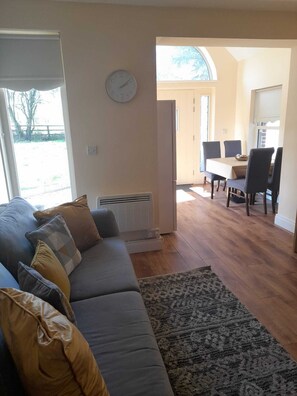 Comfort House | Living area - Delphi Lodge (Ashbourne)