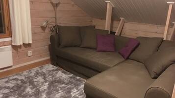 Appartement Familial, 2 chambres, sauna, vue montagne | Coin séjour | Télévision à écran plat, cheminée, lecteur de DVD