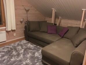 Family Apartment, 2 Bedrooms, Sauna, Mountain View | Living area